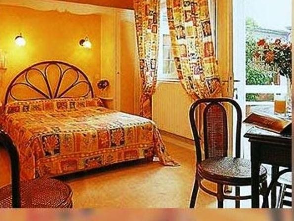 Hotel le Postillon in Pau, France