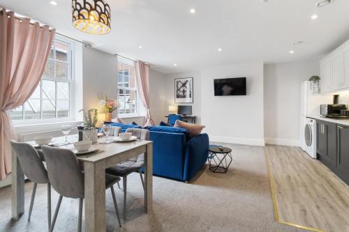 WhiskAwayStays Victoria House Apartment 2 — 4-Star Luxury Hotel in Worcester, United Kingdom