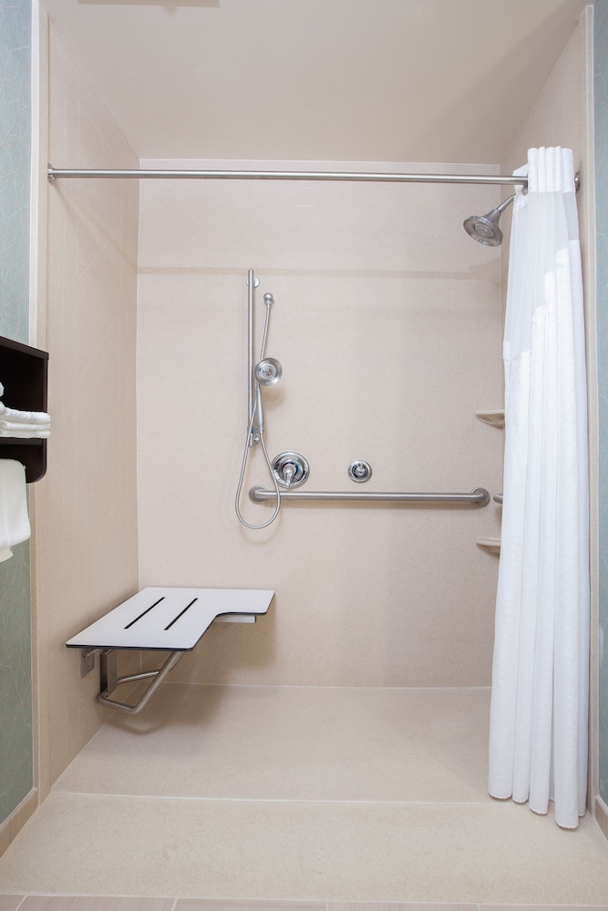 Holiday Inn Express & Suites Eureka by IHG - photo 19