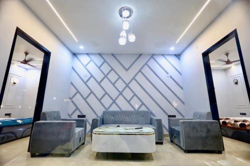 Urban Retreat Farmstays — hotel in Bahadurgarh