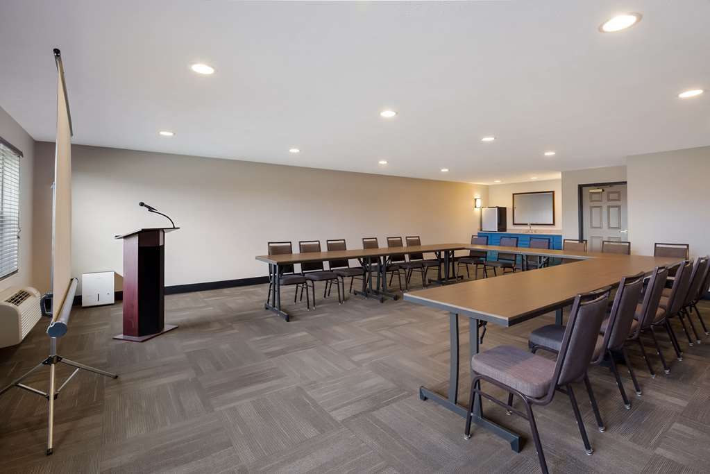 Country Inn & Suites by Radisson Marion IL - photo 46