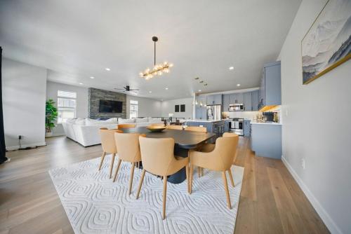 BRAND NEW Scenic Luxury Mountain Retreat in Heber, United States