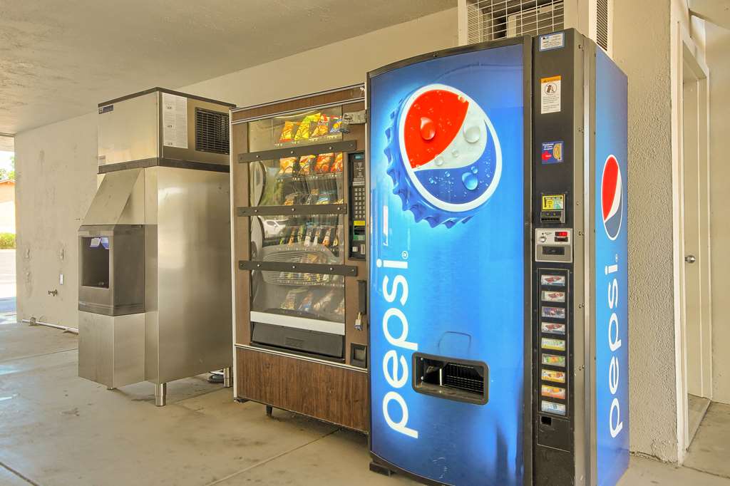 Motel 6 Fresno CA Blackstone North - photo 22