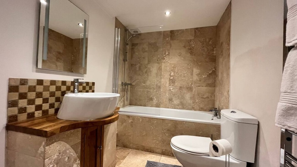 No.1 The Marilyn — 4-Star Luxury Hotel in Banbury, United Kingdom