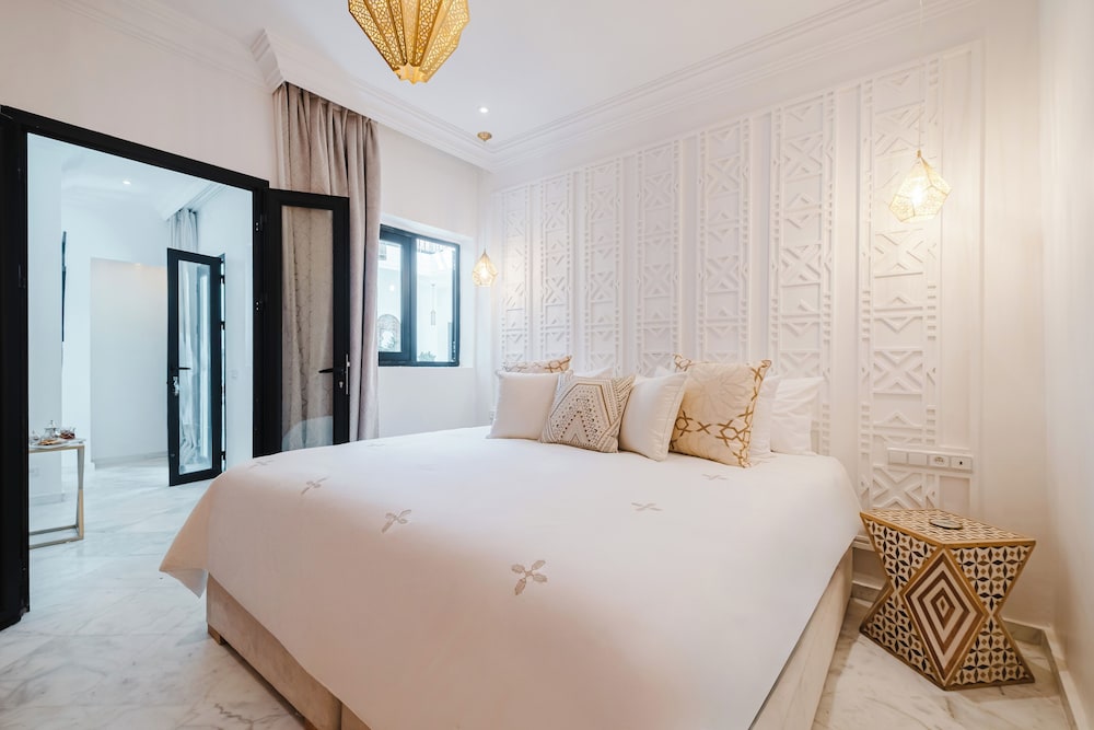 Serenity Riad with Breakfast — 4-Star Luxury Hotel in Marrakesh, Morocco