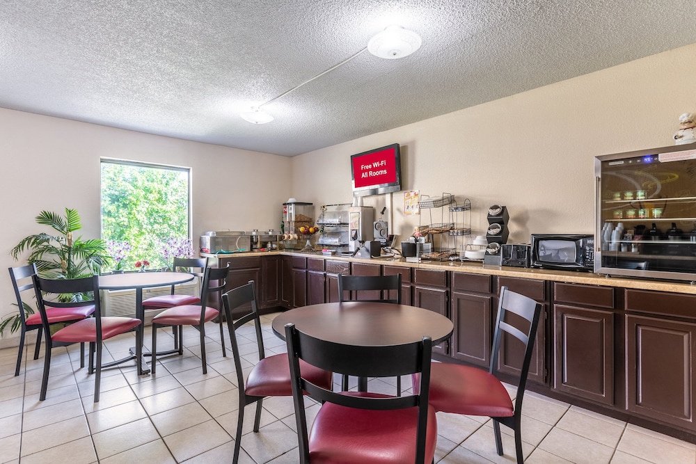 Red Roof Inn Hardeeville - photo 29