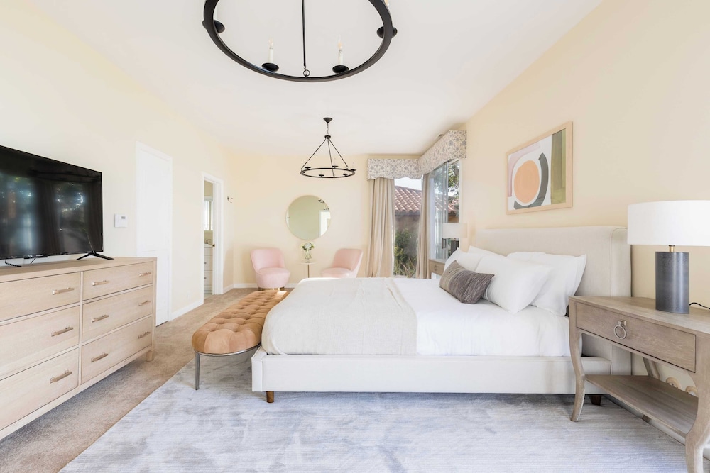 Vista by Avantstay Stunning Estate w Views of the Pacific Ocean Pool & Spa - photo 16