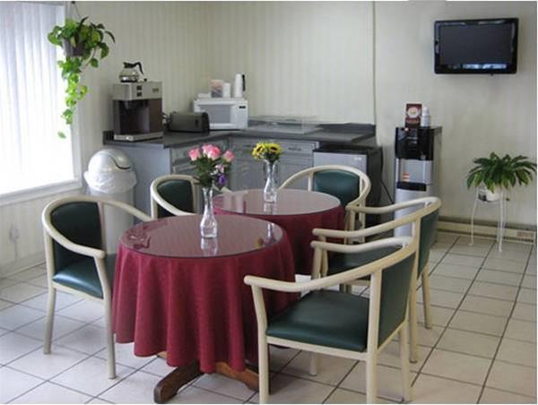 Red Carpet Inn Endicott Binghamton - photo 12