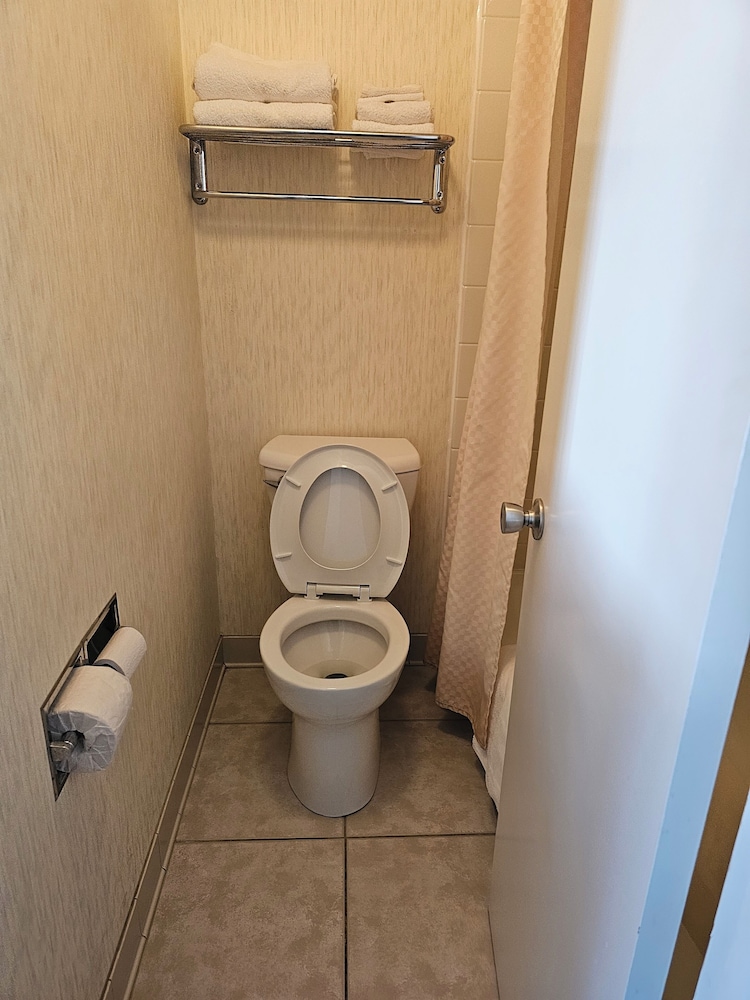 Travelodge by Wyndham Mackinaw City - photo 29