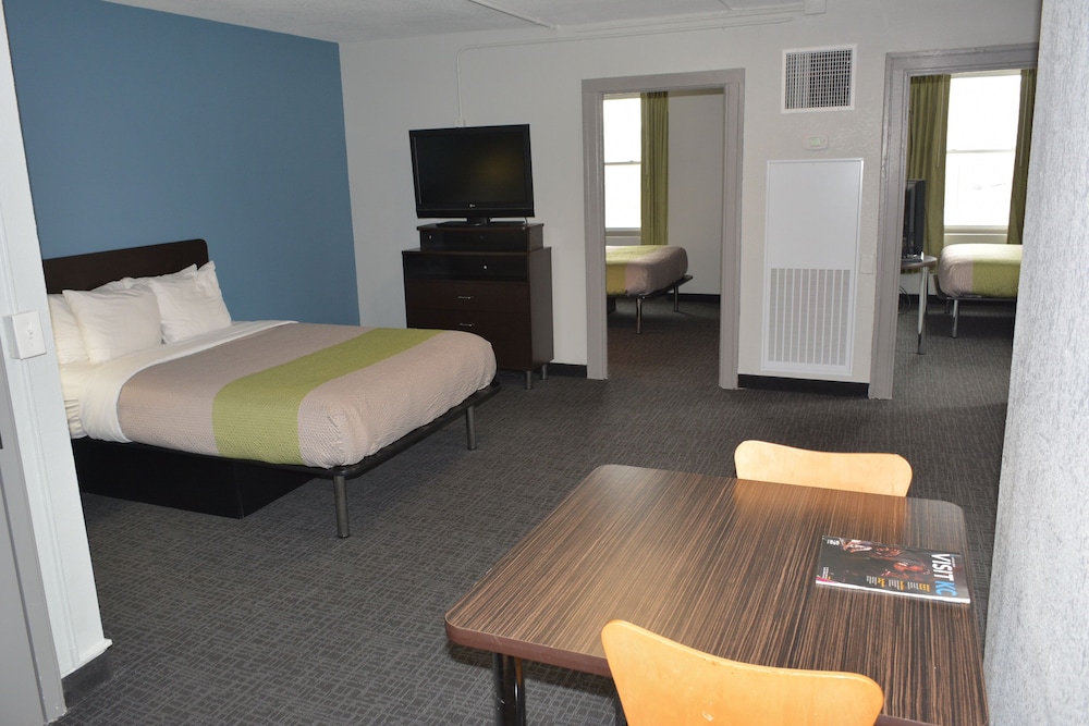 Quality Inn & Suites Kansas City Downtown - photo 18