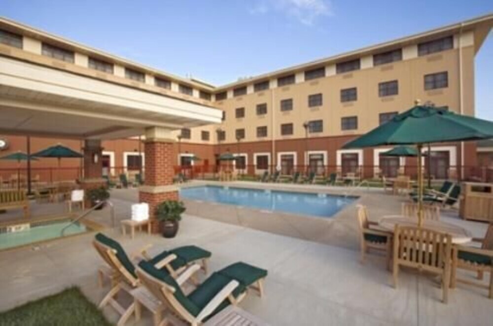 The Q Hotel & Suites - photo 17