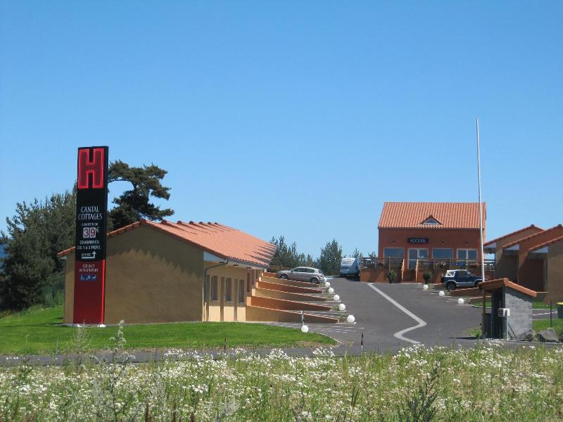 Hôtel Cantal Cottages in Saint-Georges-De-Didonne, France