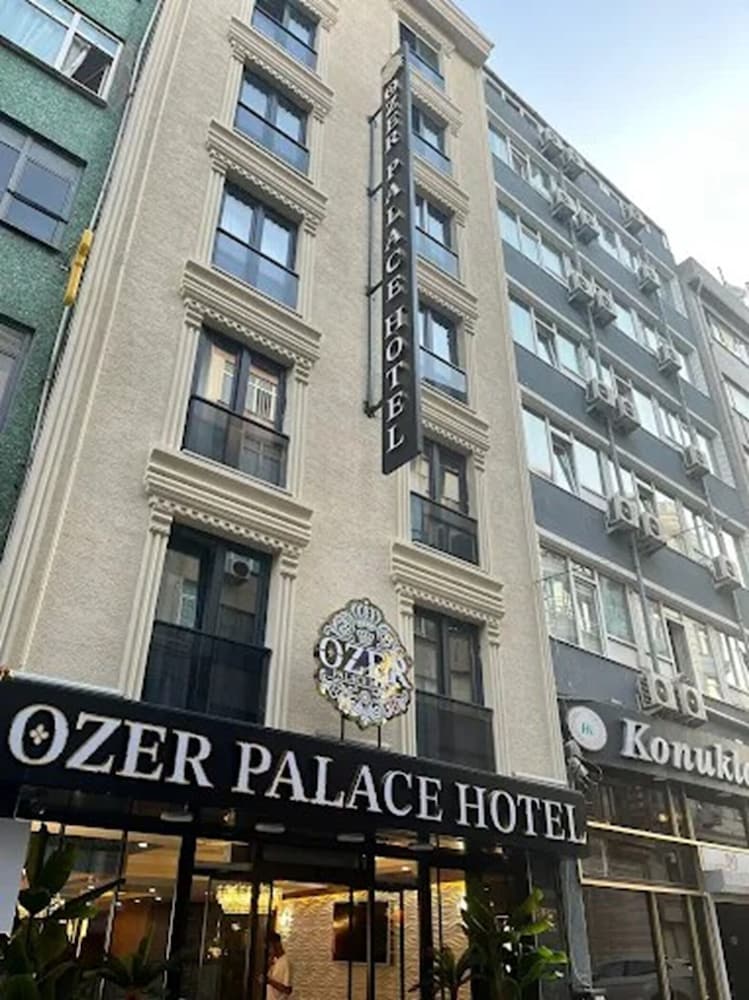 Ozer Palace Hotel — 4-Star Luxury Hotel in Istanbul, Turkey