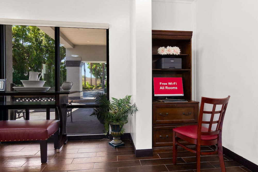 Red Roof Inn Kingsland - photo 32