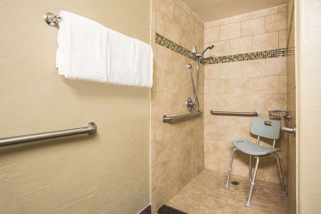 La Quinta Inn & Suites by Wyndham Conference Center Prescott - photo 17