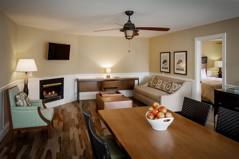 Lighthouse Lodge And Cottages - photo 30