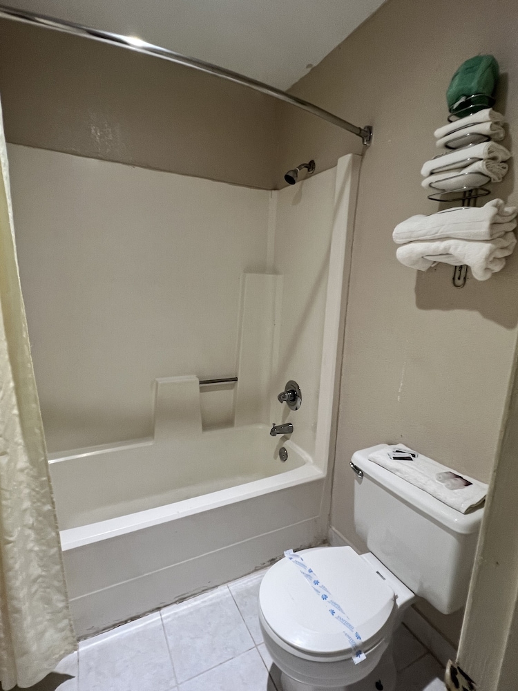 Americas Best Value Inn Edna - photo 21