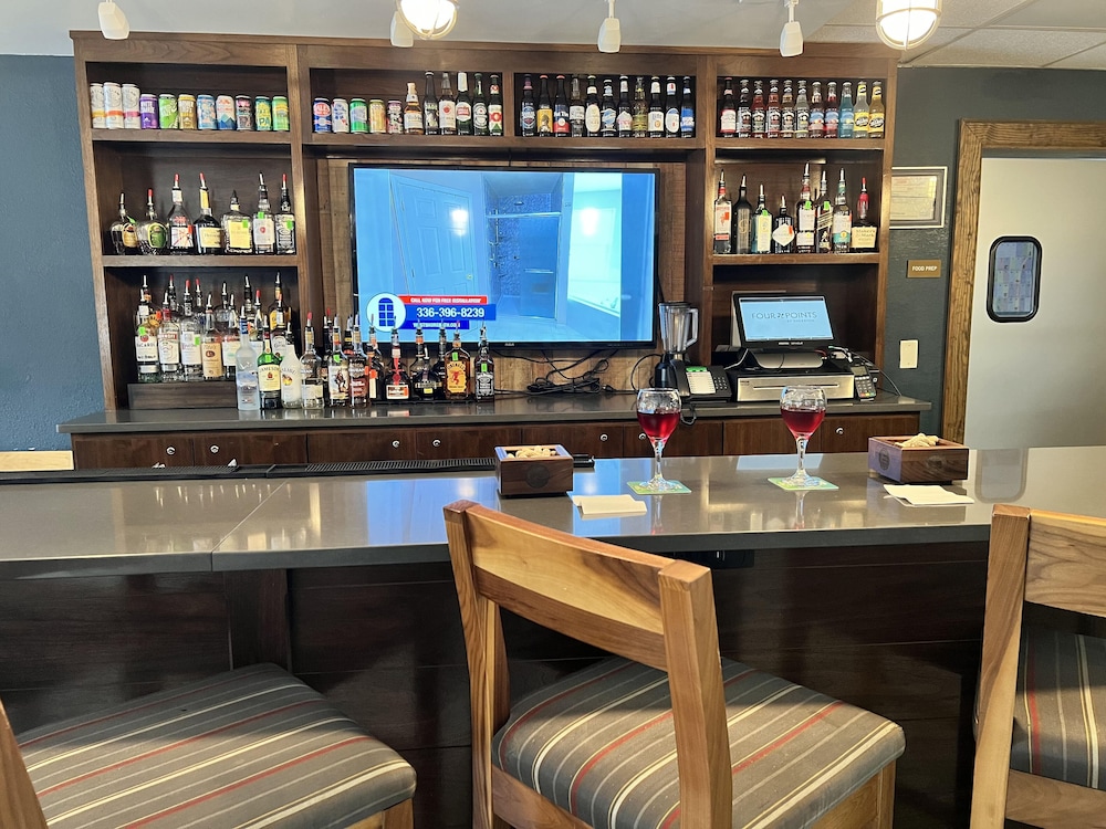 Four Points by Sheraton Greensboro Airport - photo 41