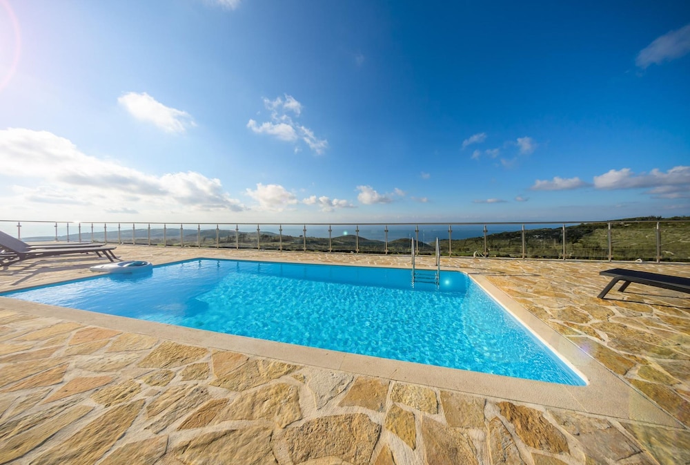 Sunset Vista Villas Classic I — 4-Star Luxury Hotel in Zakynthos, Greece