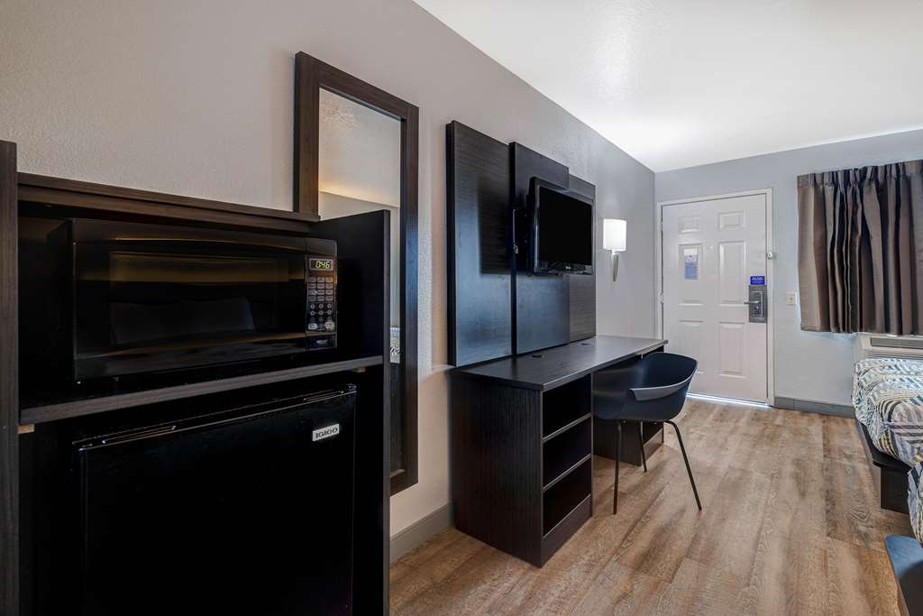 Motel 6 Buttonwillow CA Central - photo 18