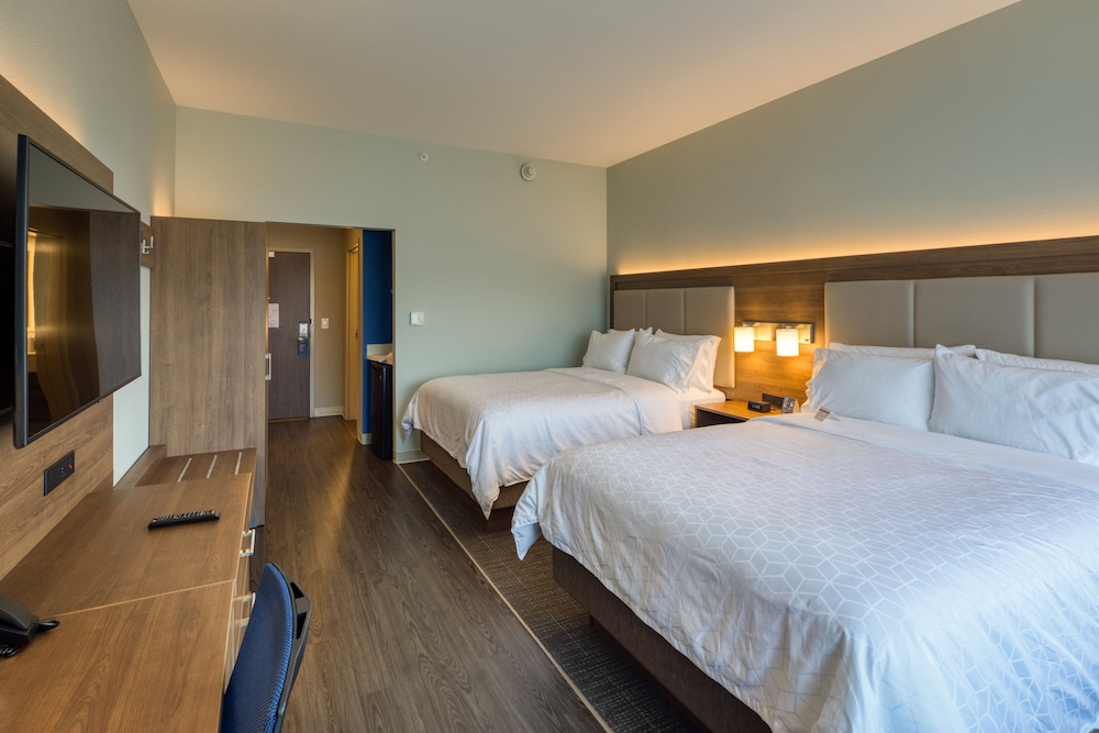 Holiday Inn Express & Suites Charlotte South End by IHG - photo 41