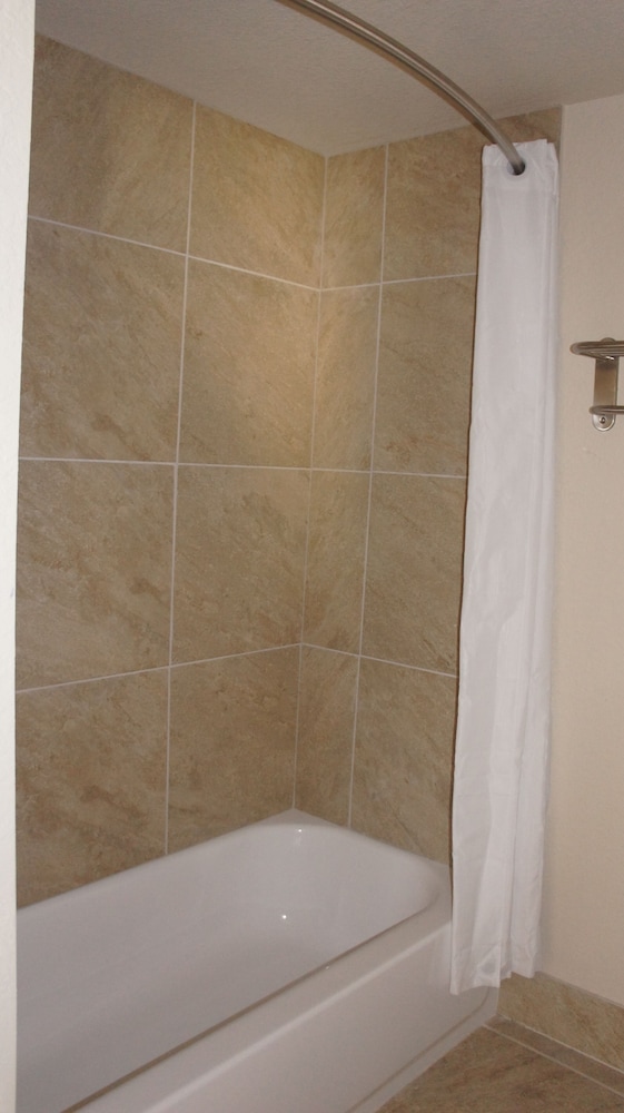 Apple Valley Hotel & Lodge - photo 13