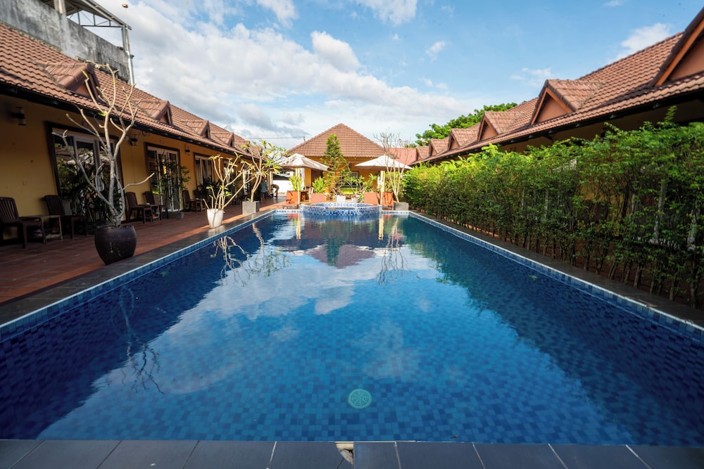 Hello Kampot Resort — Kampot