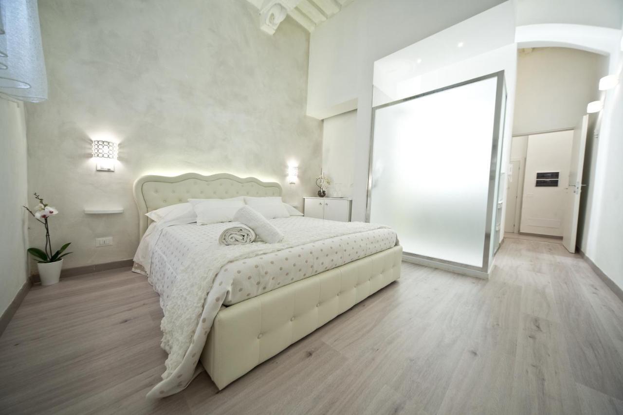 WhiteHouse — 4-Star Luxury Hotel in Colle Di Val D'elsa, Italy