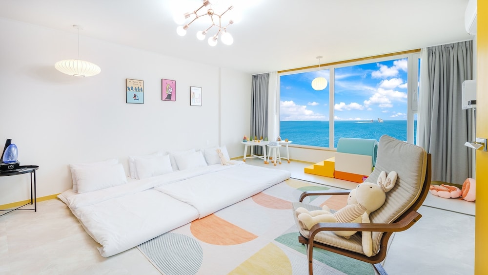 Jeju Kidsgajok Badatgahauseu in Seogwipo, South Korea