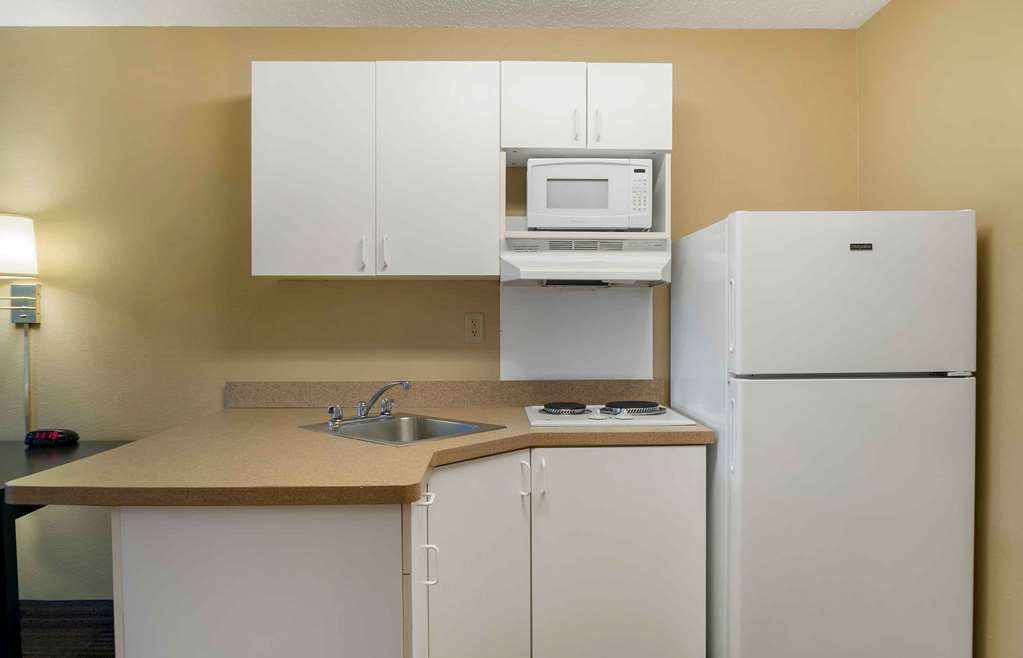 Extended Stay America Suites Detroit Metropolitan Airport - photo 23