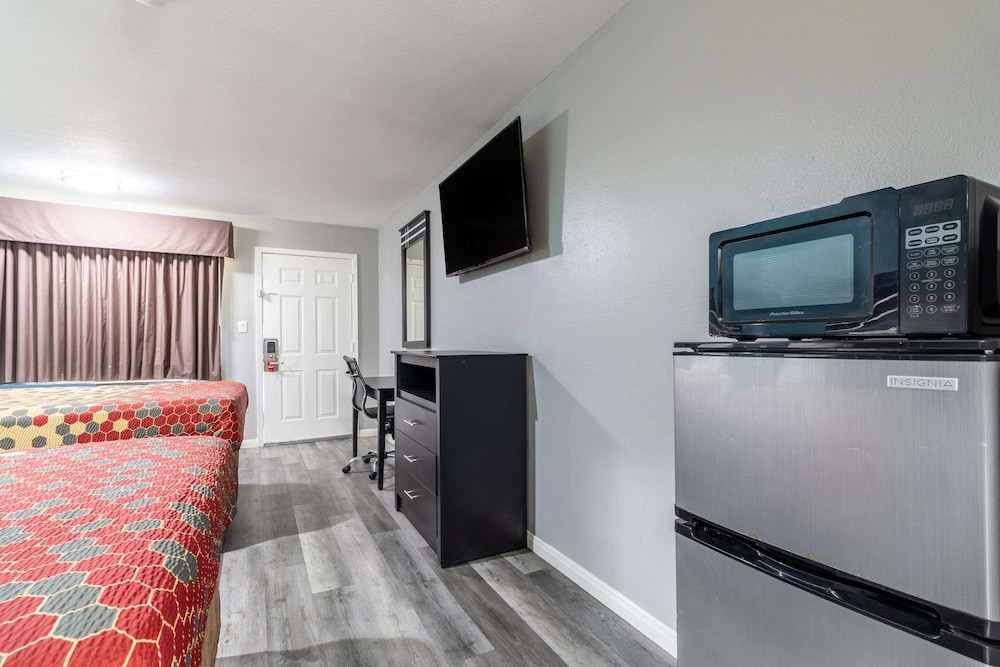 Prestige Inn - photo 4
