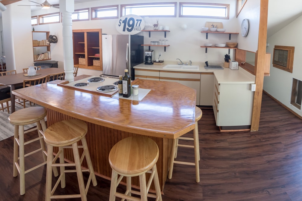 Monarch Motel - photo 22