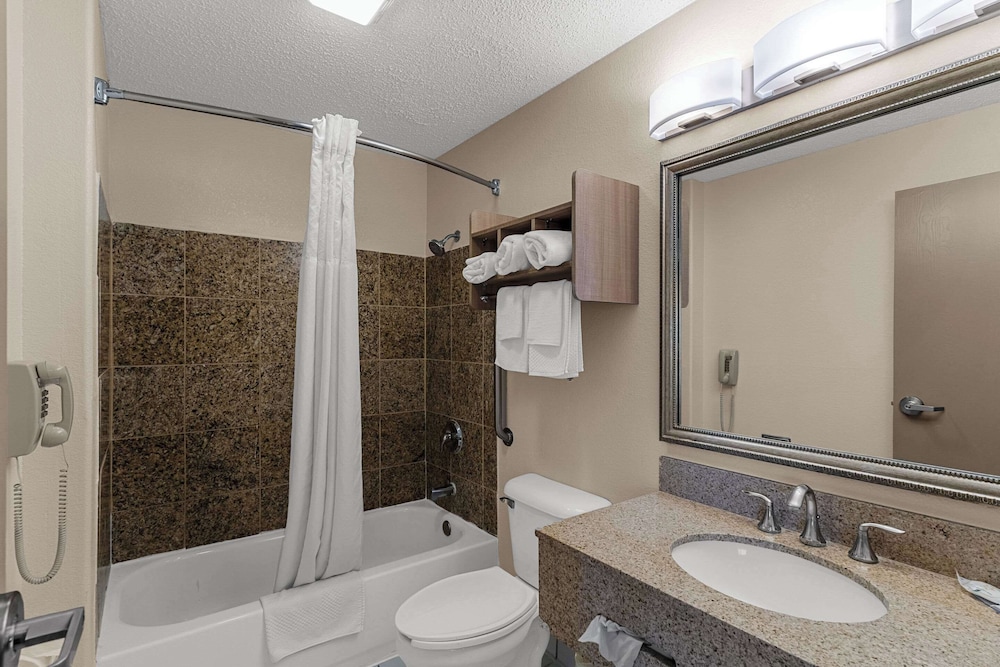 Quality Inn Denver Northeast Brighton - photo 13