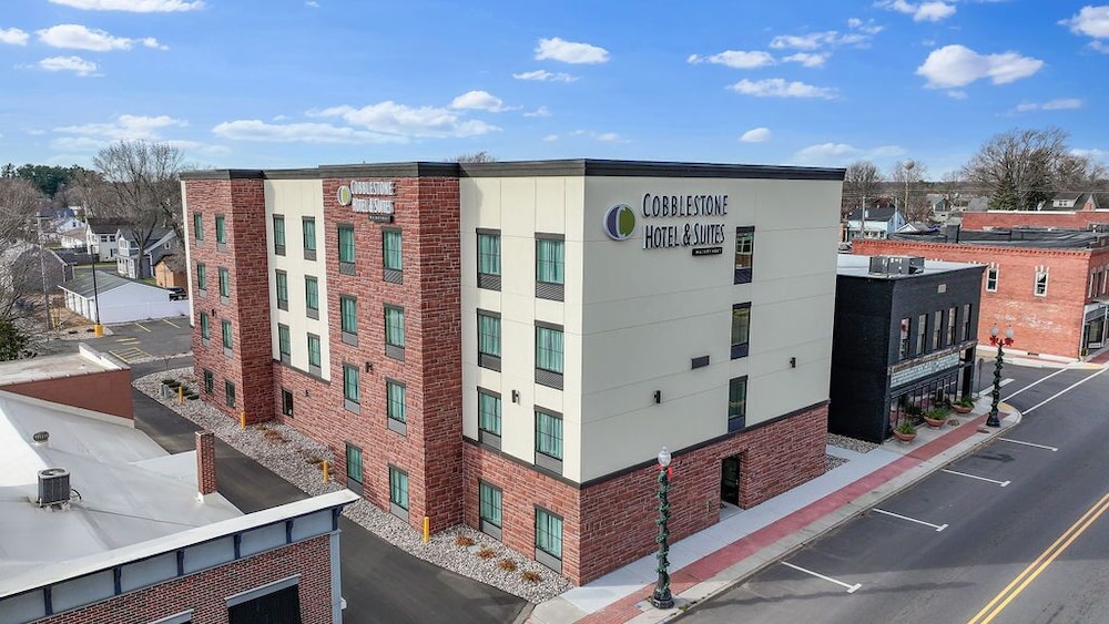 Cobblestone Hotel & Suites Mosinee - photo 112