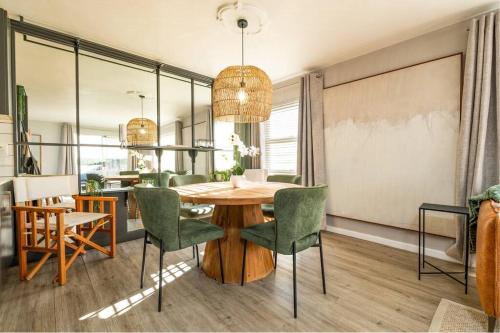 Luxury Green Point Apartment