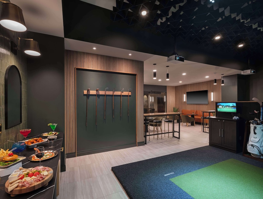 Hilton Indianapolis Hotel & Suites - photo 35