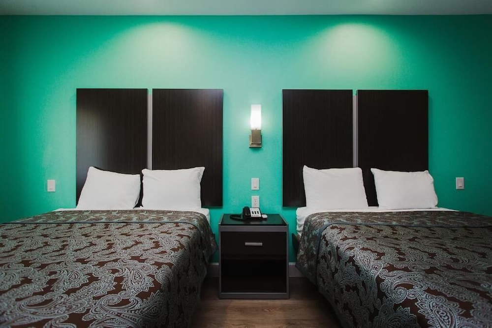 Palace Inn and Suites Willowbrook Mall - photo 15
