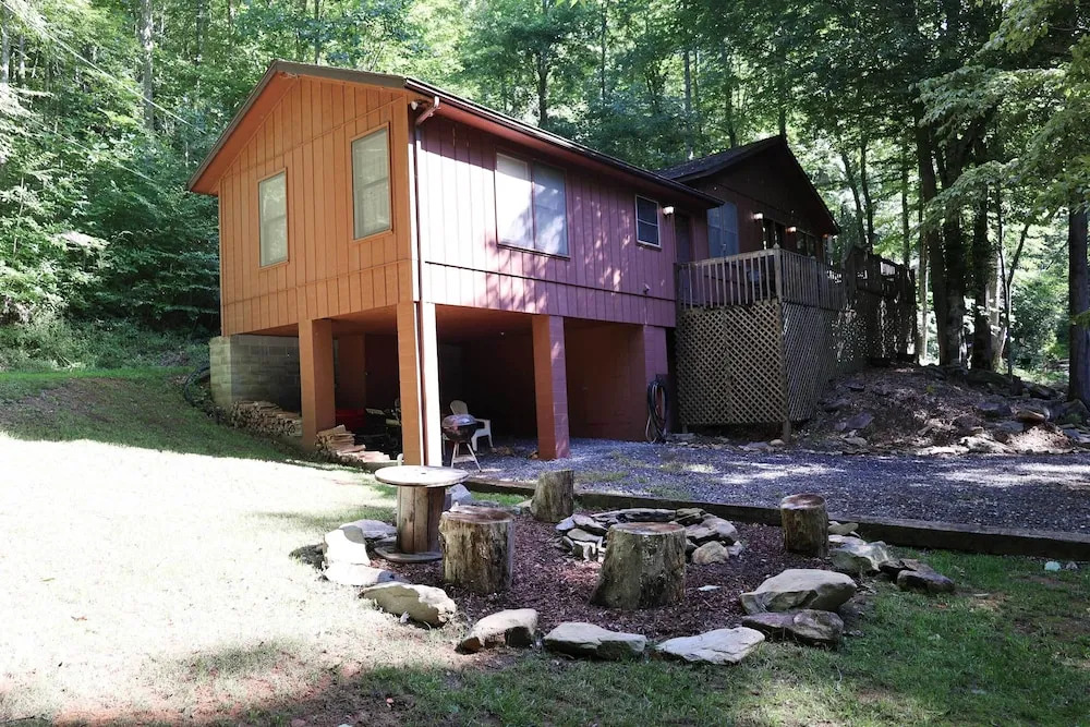 Cozy Whittier Home with Fire Pits Less Than 15 Mi to Hiking — 4-Star Luxury Hotel in Whittier, United States