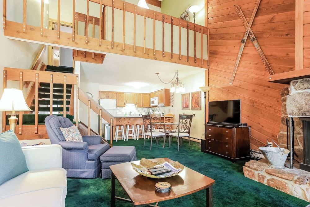 Family Fun Condo Stay for 6 — 4-Star Luxury Hotel in Fraser, United States