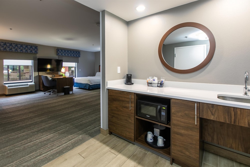 Hampton Inn & Suites Wilder - photo 19