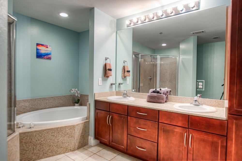 Laketown Wharf Resort by Aneliya's Rentals - photo 768