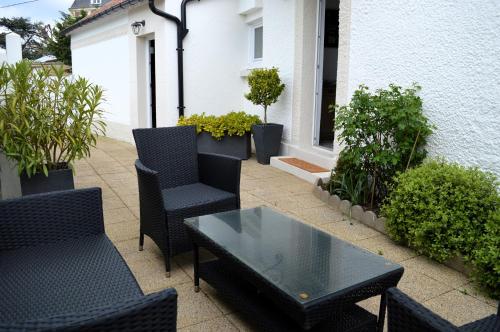 La Petite Marie B Terrasse Plages a 250m — hotel in Luc-Sur-Mer
