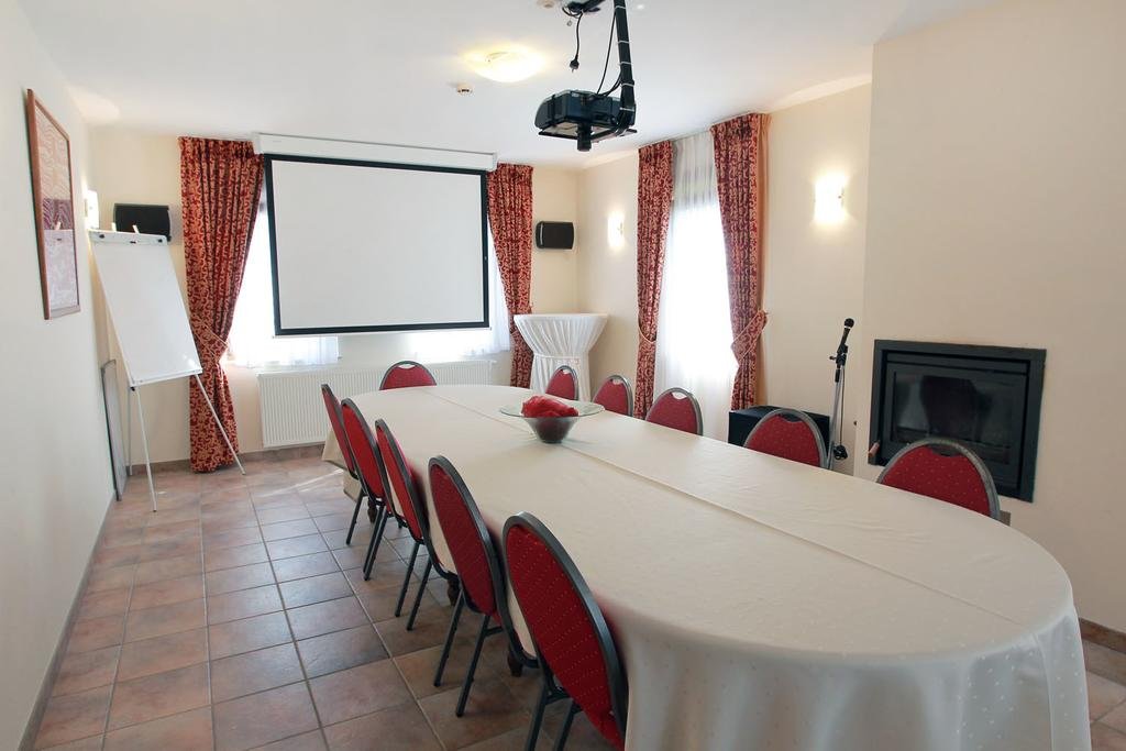 Logis Hôtel Le Menobu in Theux, Belgium