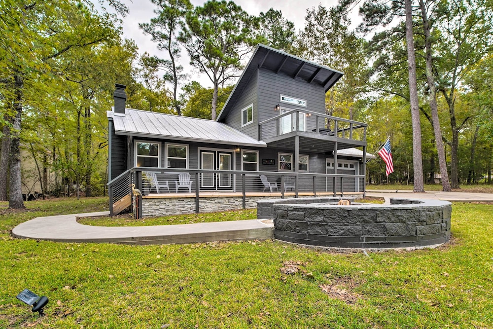 Cape Royale Cottage W Fire Pit And Water Views 17403800 — Coldspring