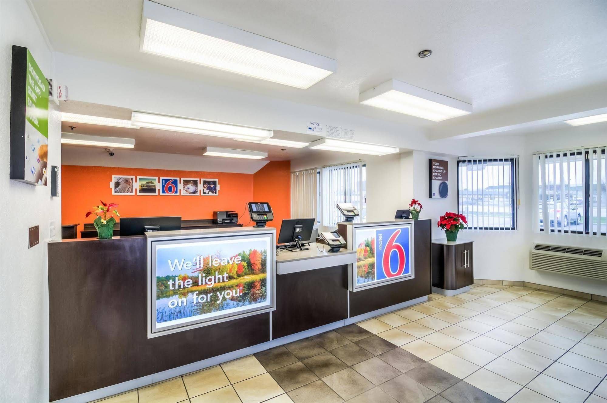 Motel 6 Chicago Elk Grove - photo 31