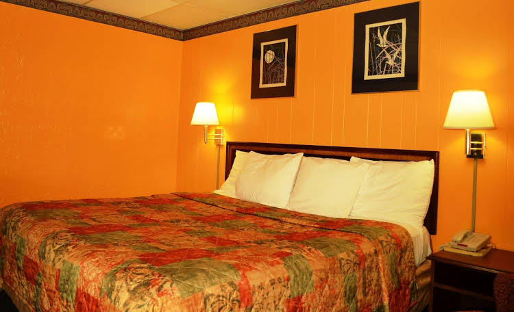 Knights Inn Bluefield - photo 13