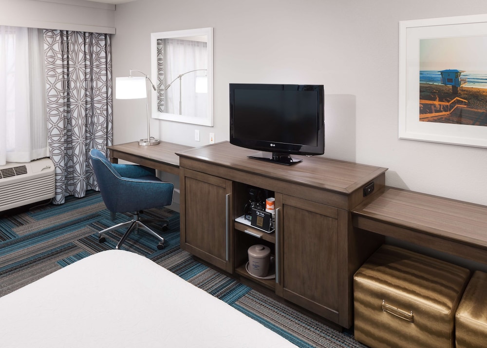 Hampton Inn San Diego Downtown - photo 16
