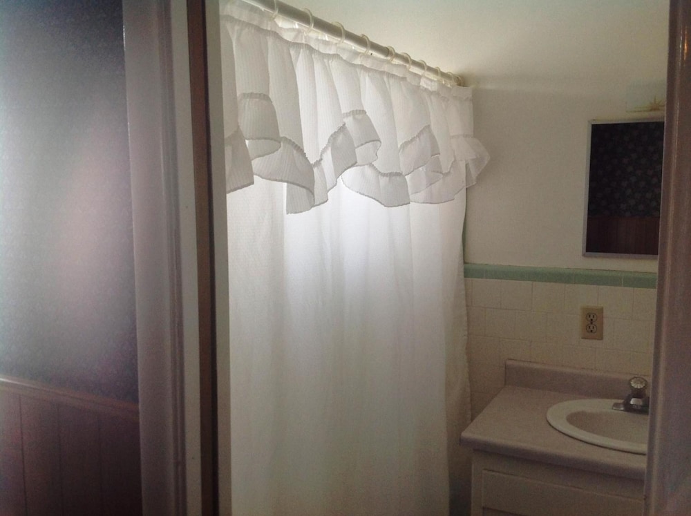 Bridgeport Inn - photo 30