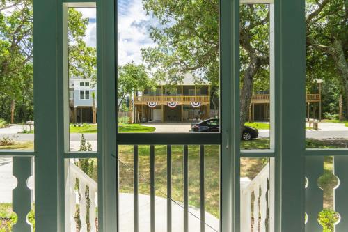 Nanas Nest by Oak Island Accommodations - photo 28