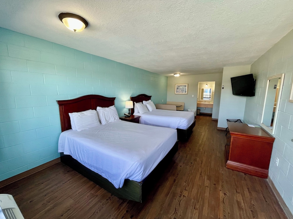 Buccaneer Inn - photo 13